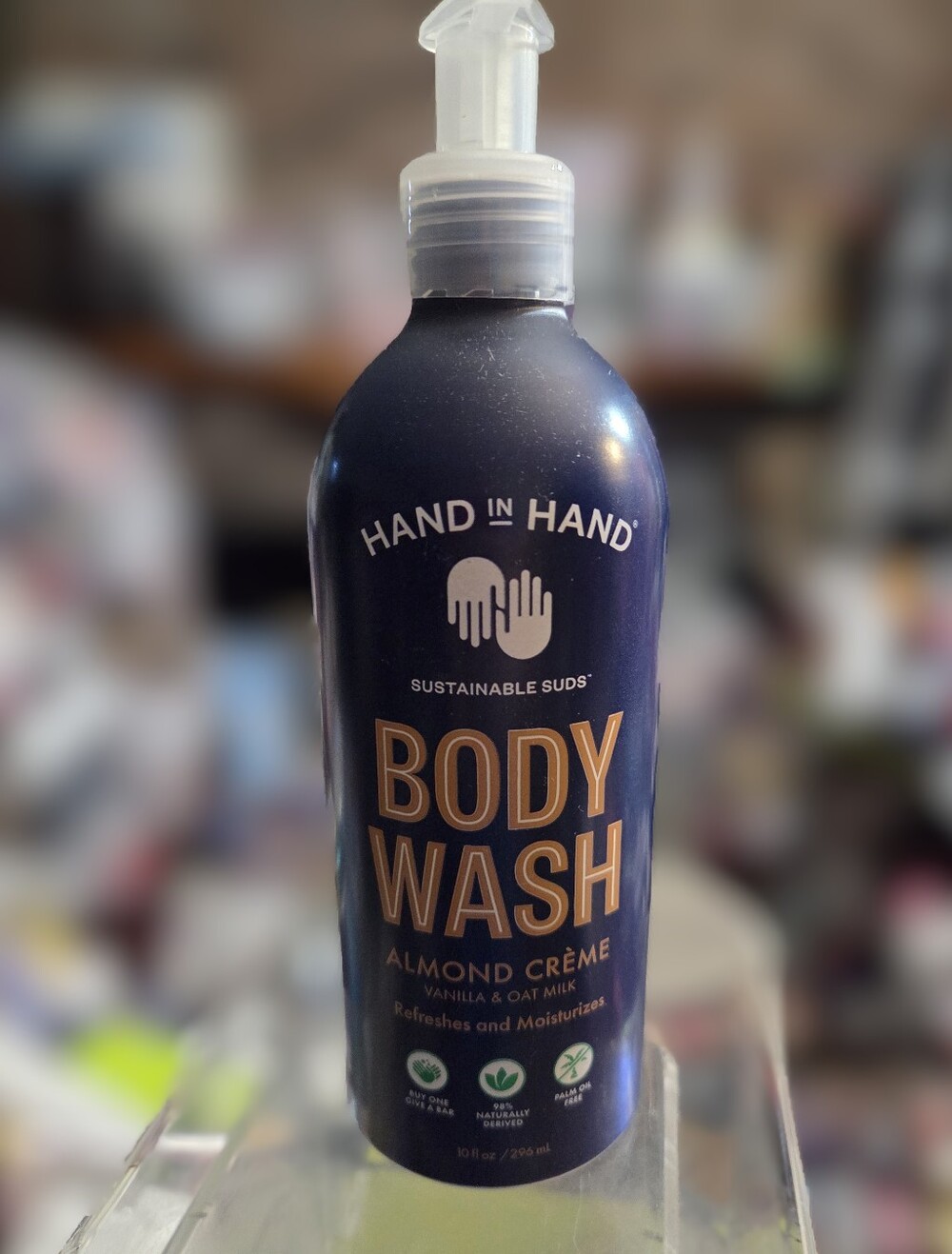 Final $- 2 Hand In Hand Almond Crème Vanilla & Oat Milk Body Wash